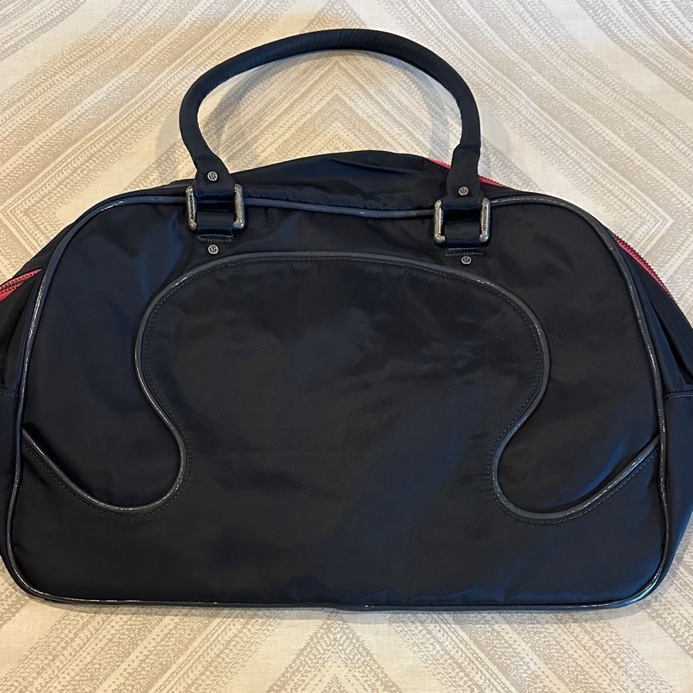 Lululemon Navy Blue with Hot Pink Trim Gym/Bowling Bag